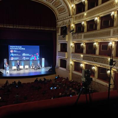 2b3554c3 60a1 47b8 9a53 Dab21955d403